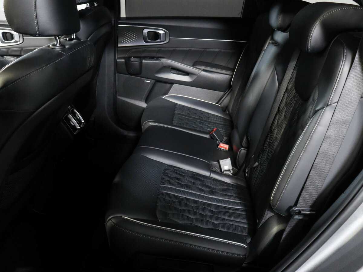 Купить Kia Sorento с пробегом. Фото: #9