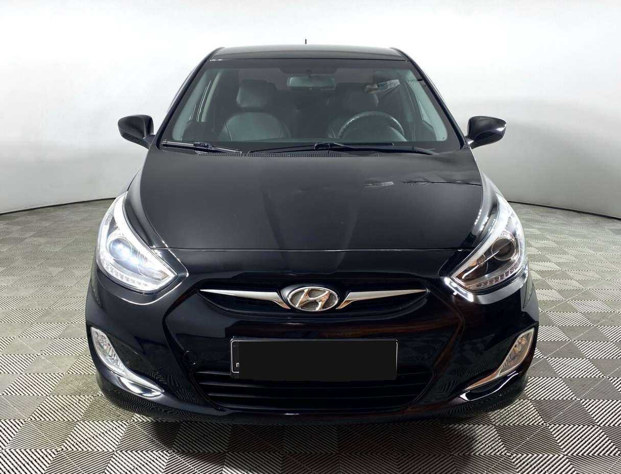 Купить Hyundai Solaris с пробегом. Фото: #1