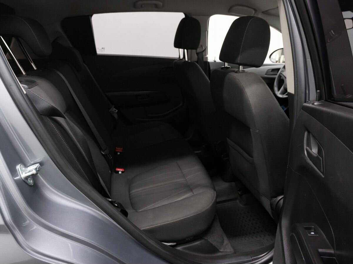 Купить Chevrolet Aveo с пробегом. Фото: #10