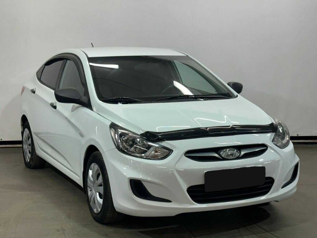 Купить Hyundai Solaris с пробегом. Фото: #2