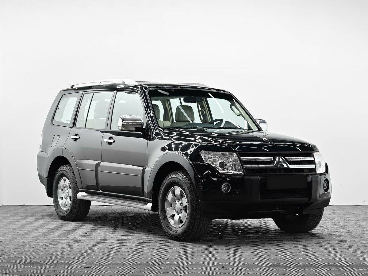 Купить Mitsubishi Pajero с пробегом. Фото: #1