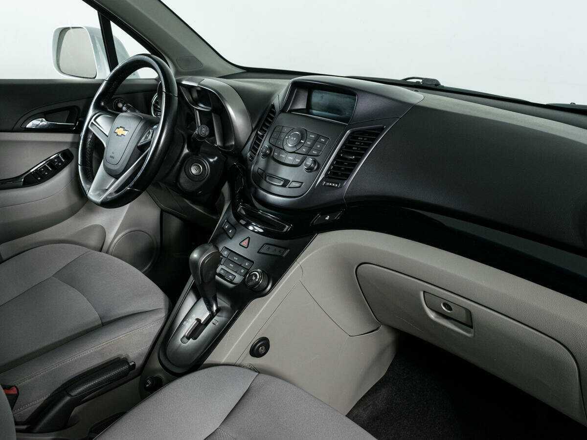 Купить Chevrolet Orlando с пробегом. Фото: #8