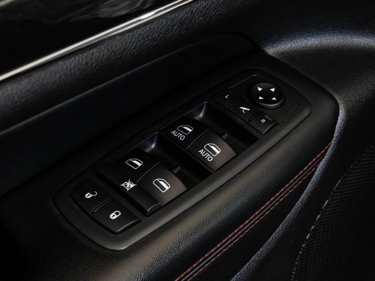 Купить Jeep Grand Cherokee с пробегом. Фото: #21