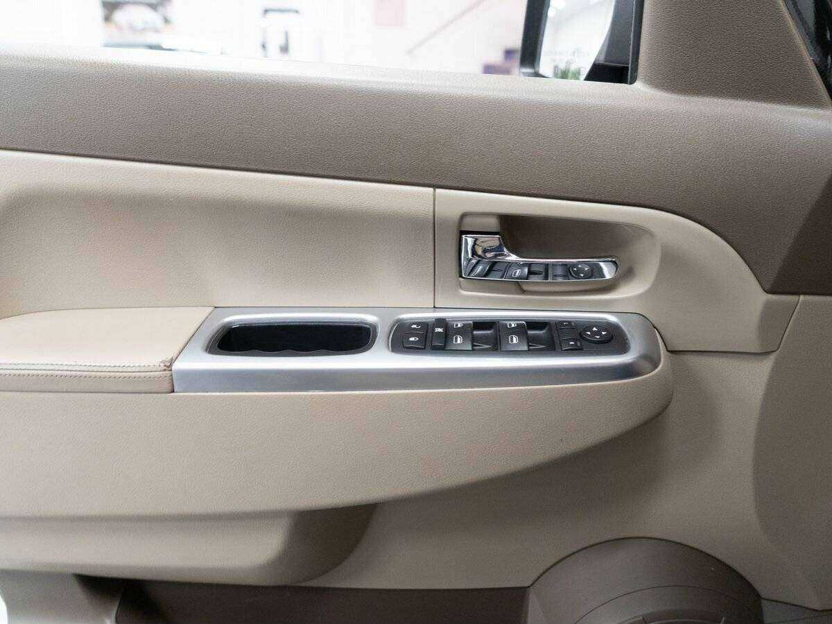 Купить Jeep Cherokee с пробегом. Фото: #14