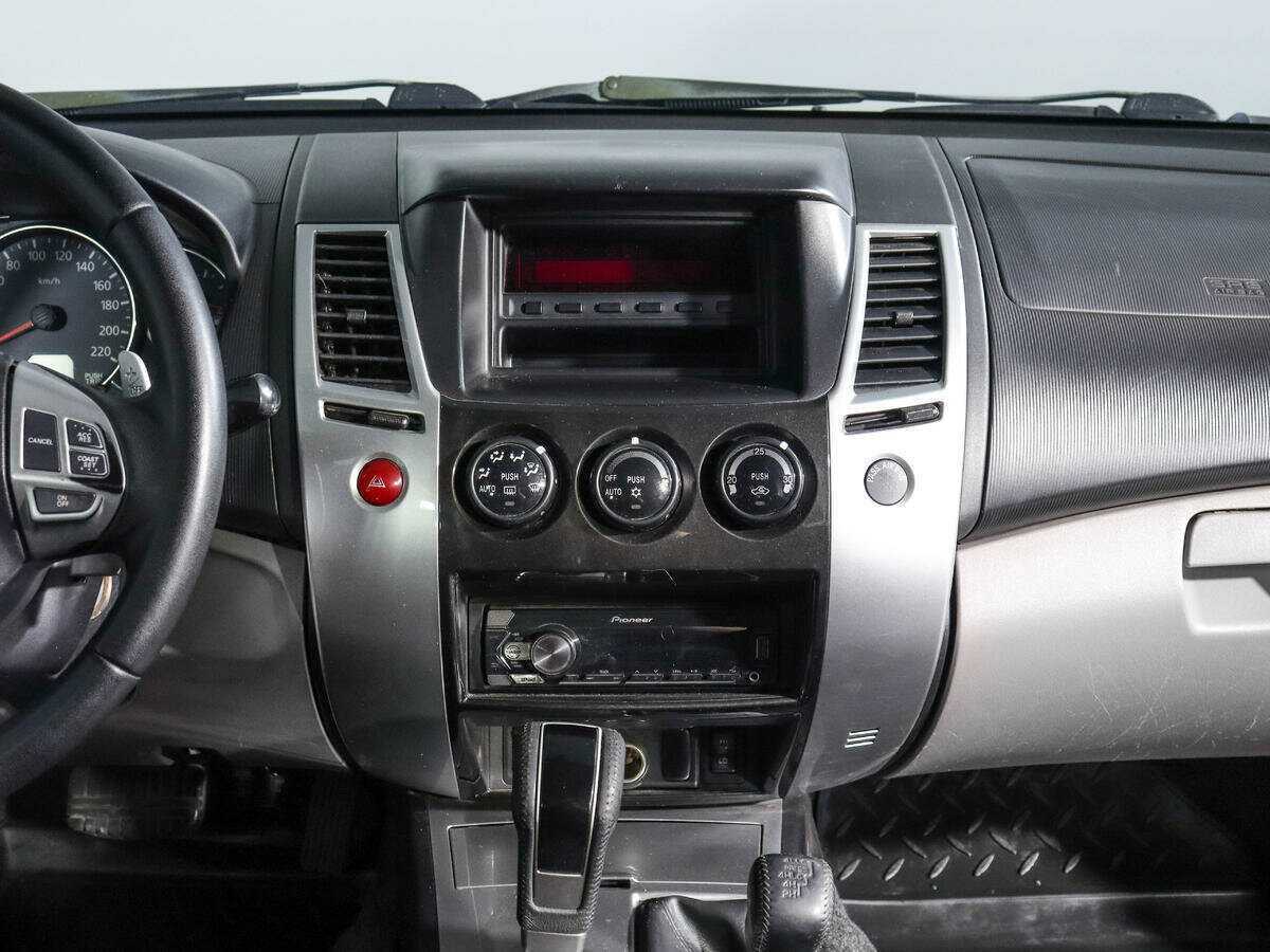 Купить Mitsubishi Pajero Sport с пробегом. Фото: #11