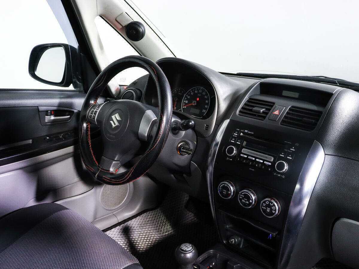 Купить Suzuki SX4 с пробегом. Фото: #8