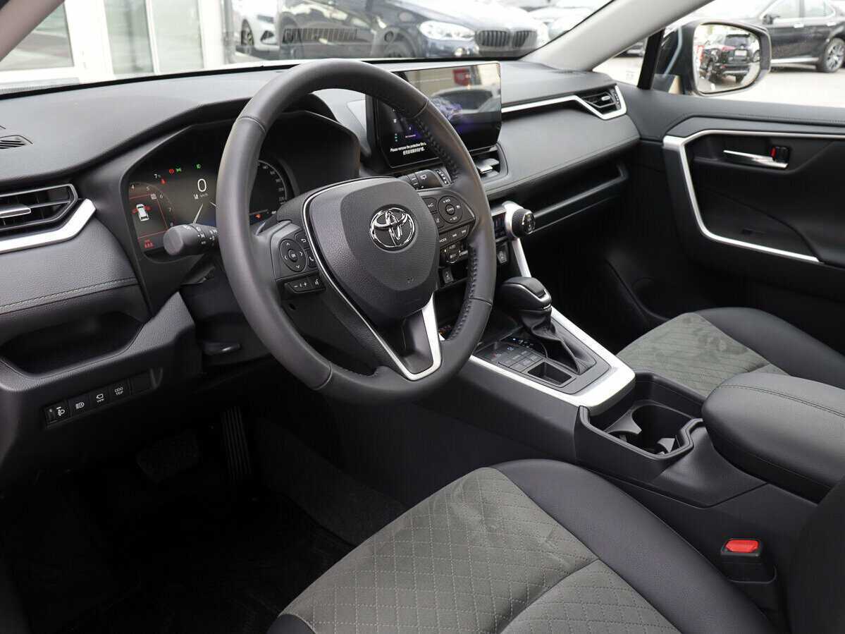 Купить Toyota RAV4 с пробегом. Фото: #6