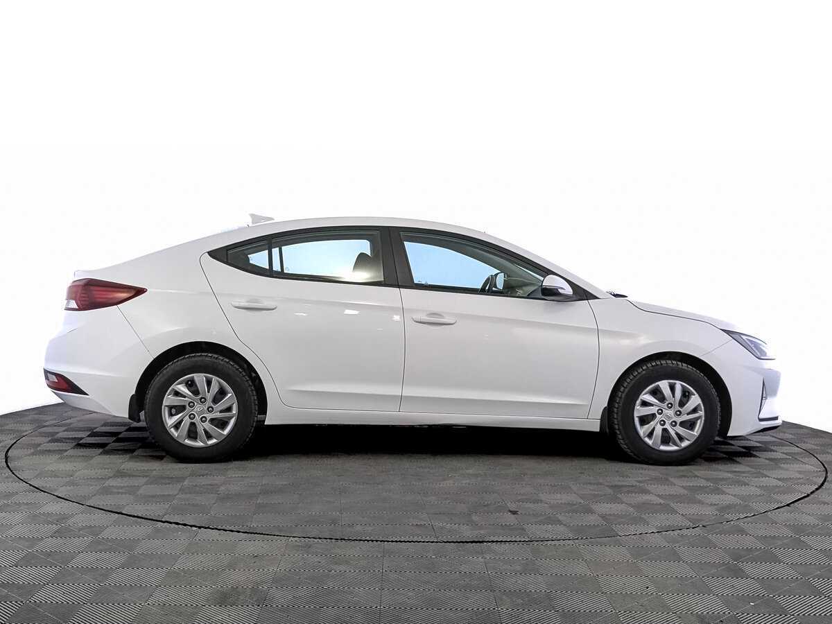 Купить Hyundai Elantra с пробегом. Фото: #3