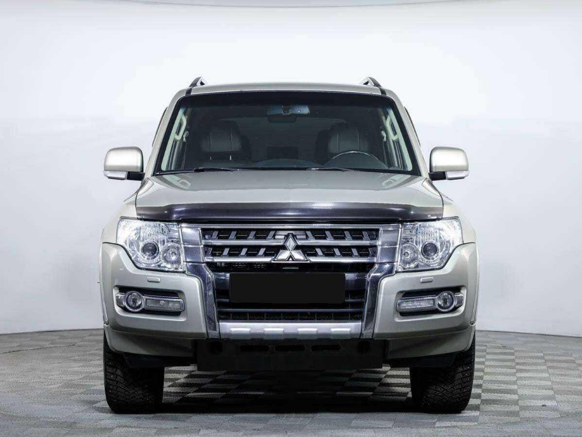 Купить Mitsubishi Pajero с пробегом. Посмотреть фото