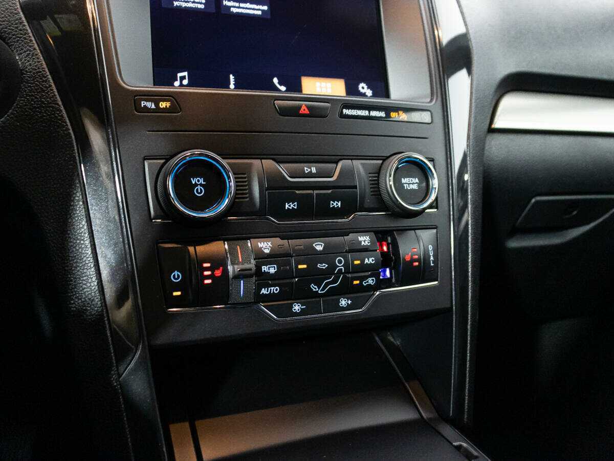 Купить Ford Explorer с пробегом. Фото: #16