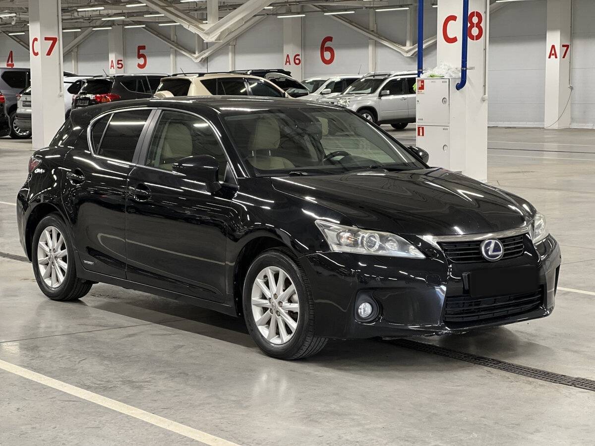 Купить Lexus CT с пробегом. Фото: #2