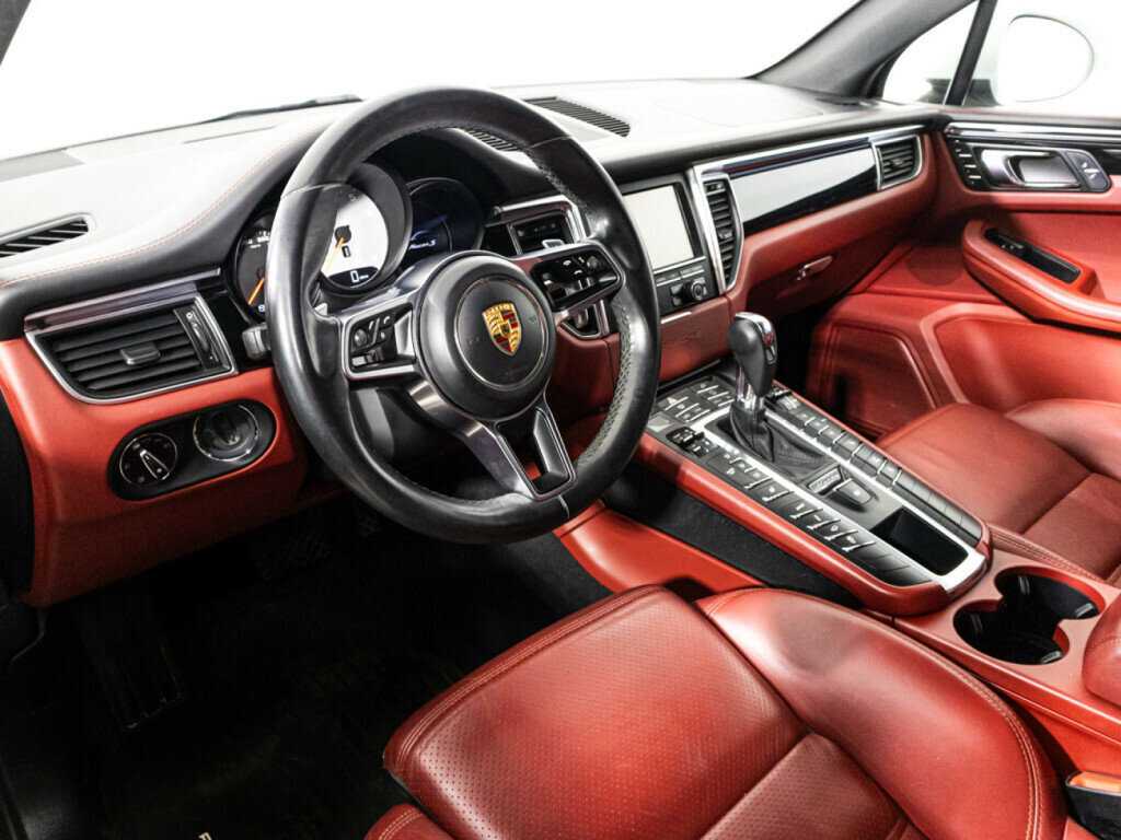 Купить Porsche Macan с пробегом. Фото: #10