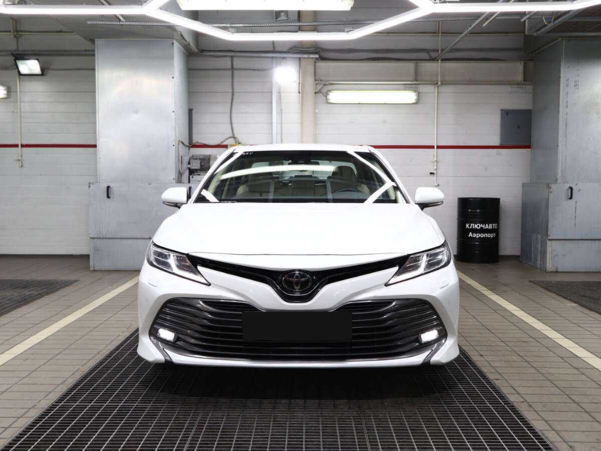 Купить Toyota Camry с пробегом. Фото: #2