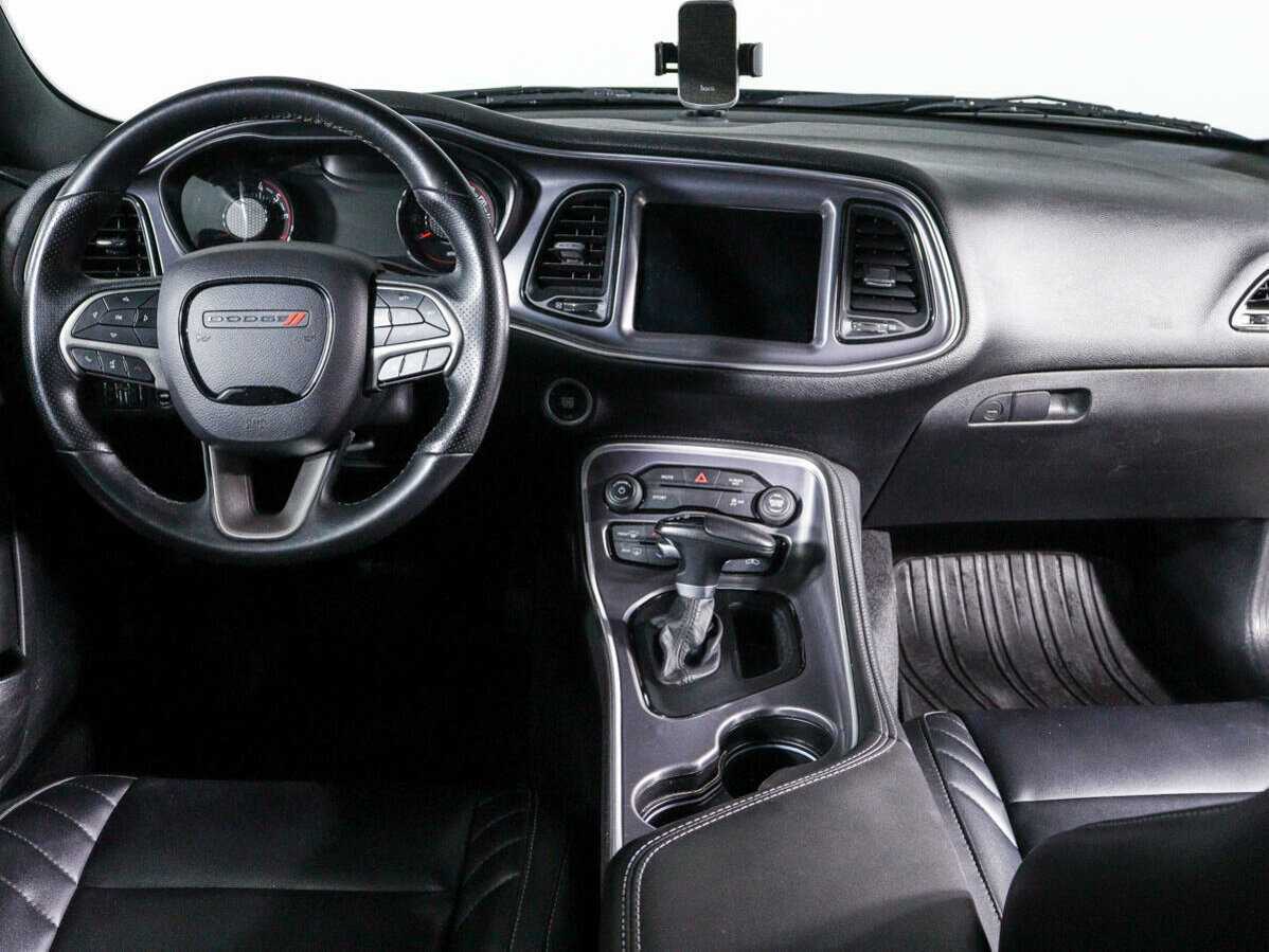 Купить Dodge Challenger с пробегом. Фото: #11