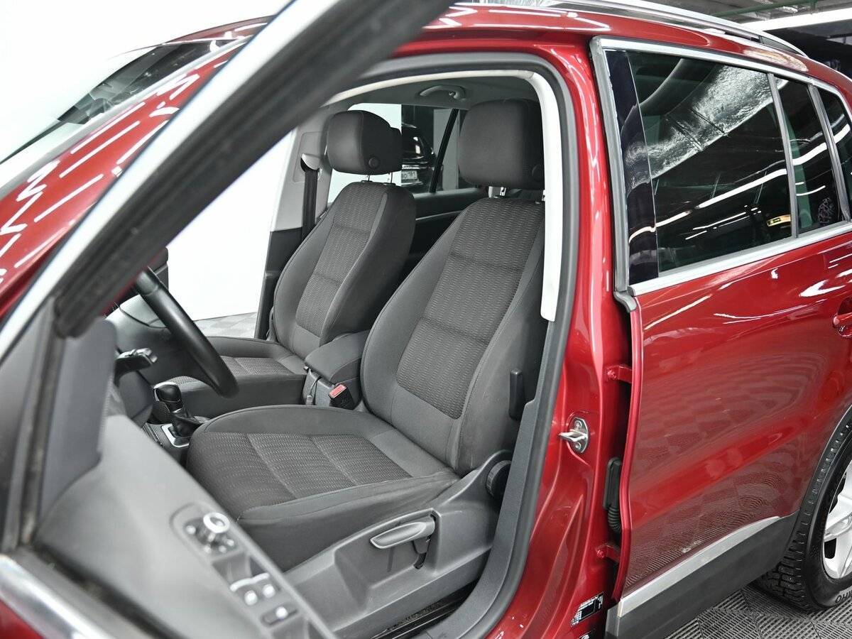 Купить Volkswagen Tiguan с пробегом. Фото: #6