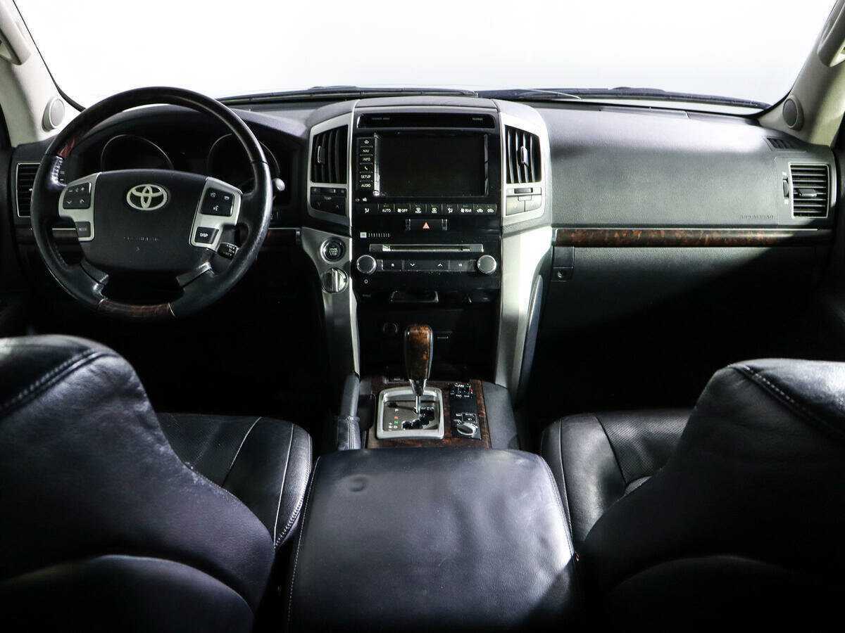 Купить Toyota Land Cruiser с пробегом. Фото: #11