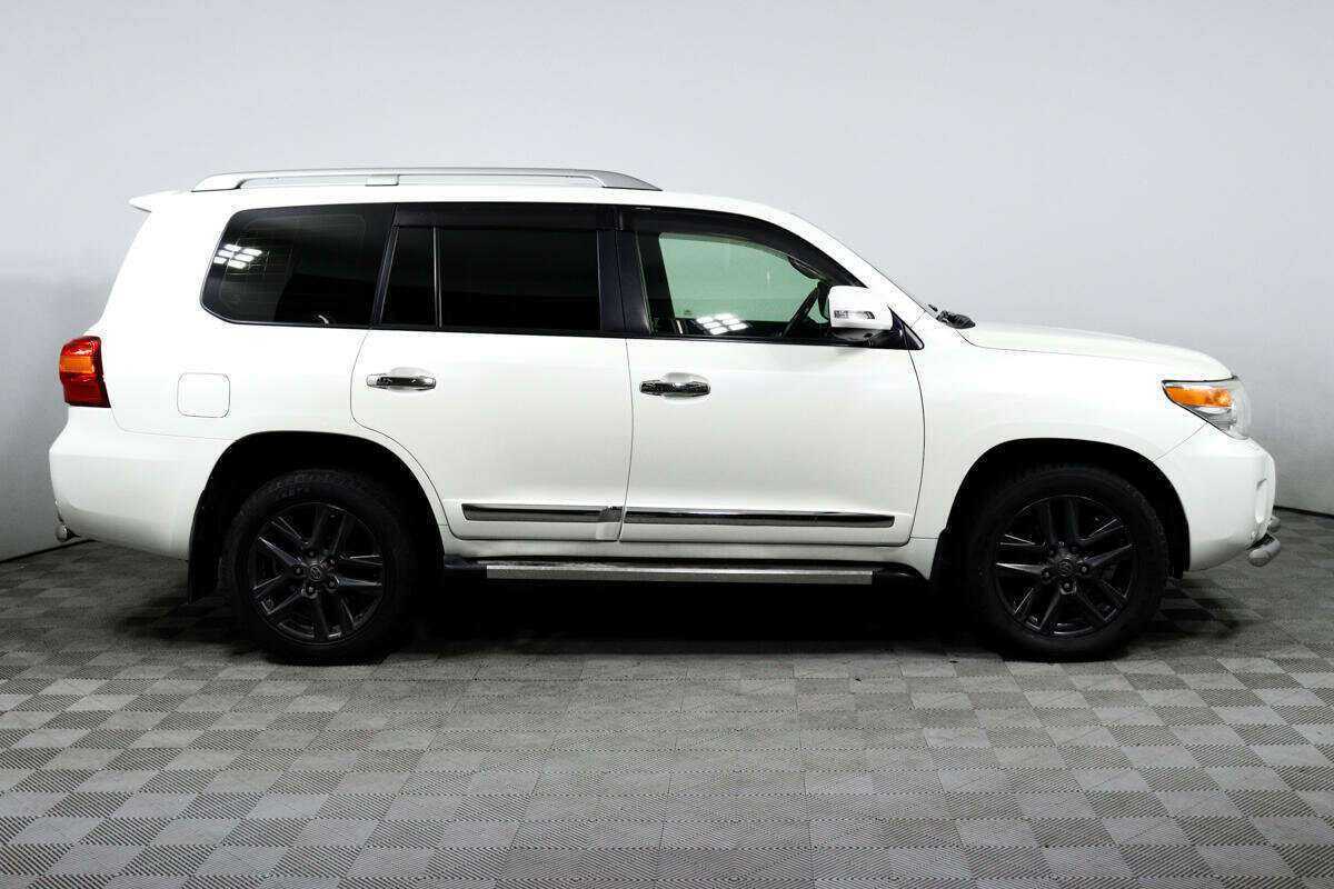 Купить Toyota Land Cruiser с пробегом. Фото: #3