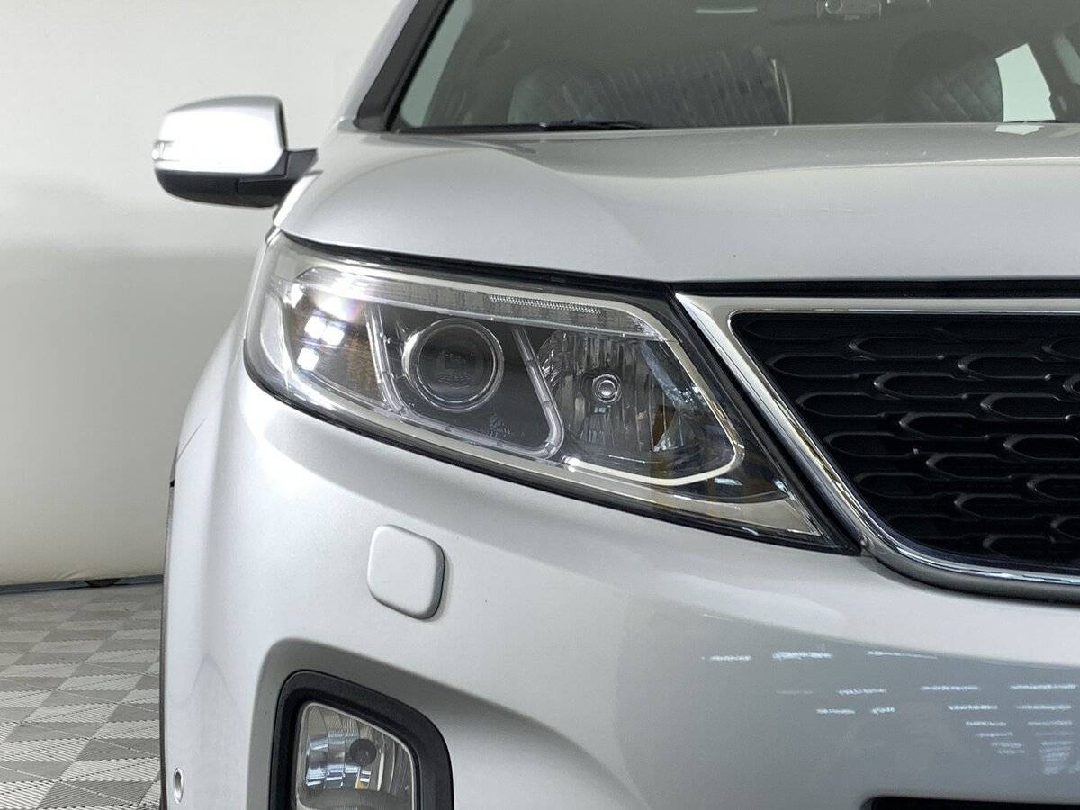 Купить Kia Sorento с пробегом. Фото: #9