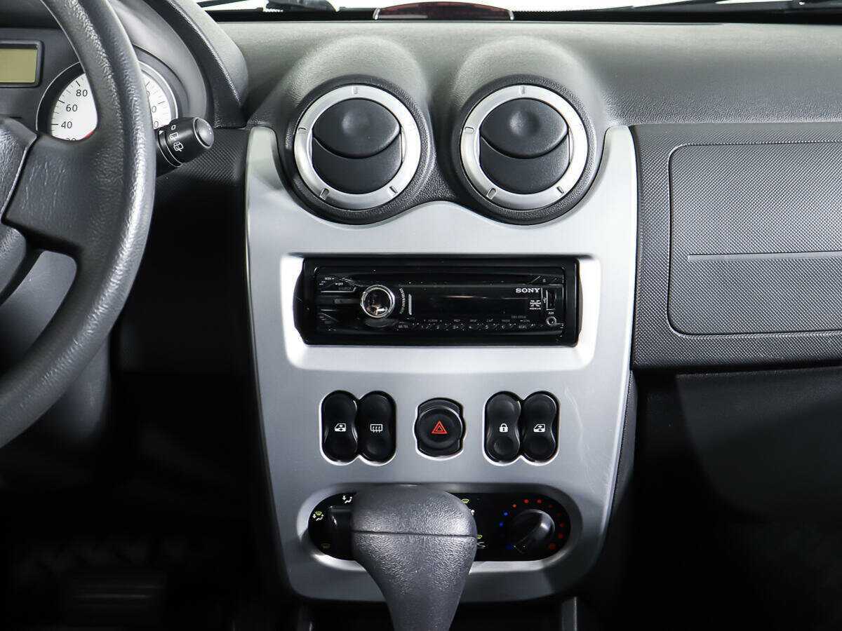 Купить Renault Sandero с пробегом. Фото: #11