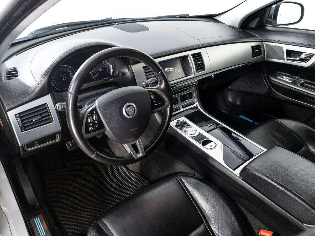 Купить Jaguar XF с пробегом. Фото: #10