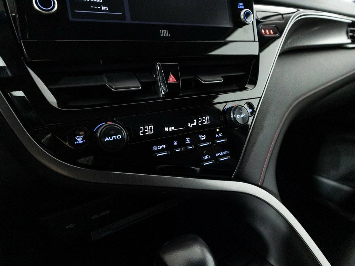 Купить Toyota Camry с пробегом. Фото: #17