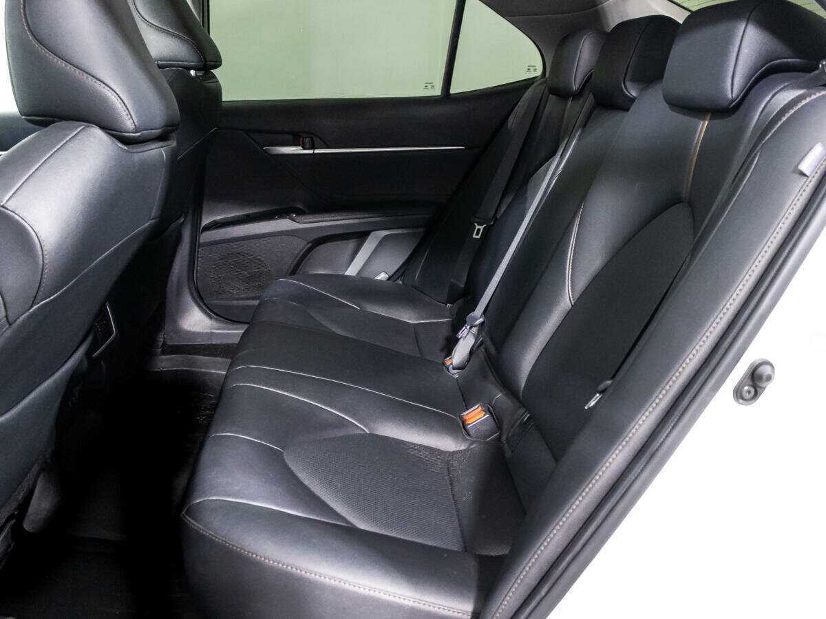 Купить Toyota Camry с пробегом. Фото: #9