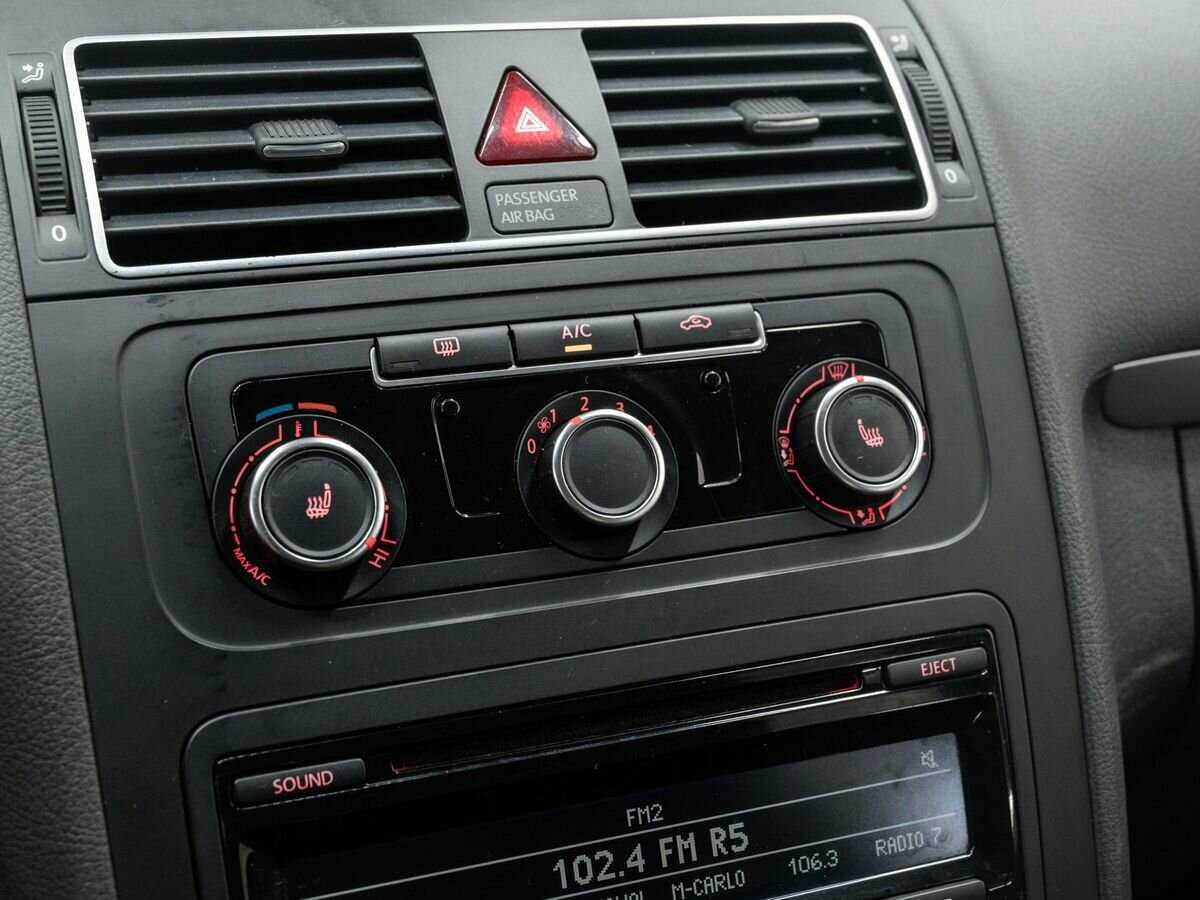 Купить Volkswagen Touran с пробегом. Фото: #18