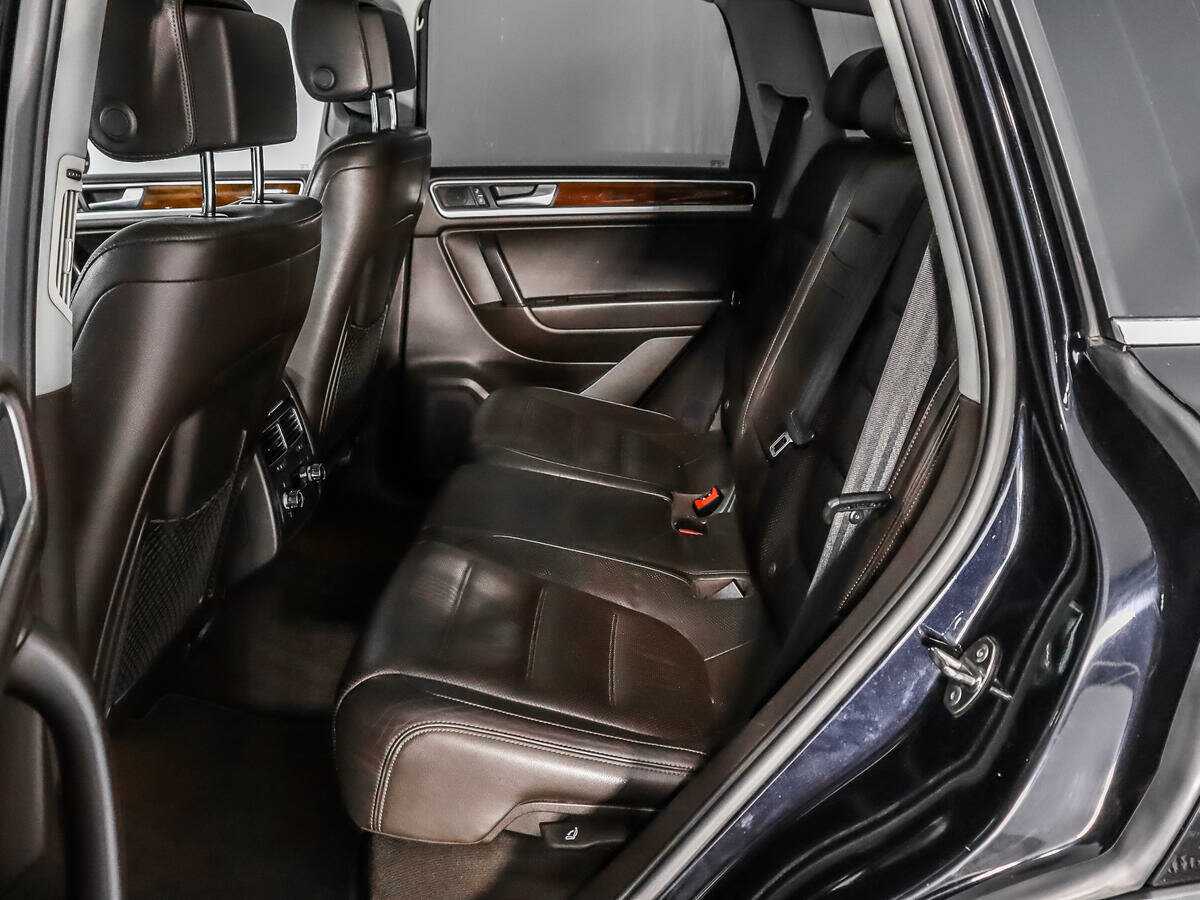 Купить Volkswagen Touareg с пробегом. Фото: #11