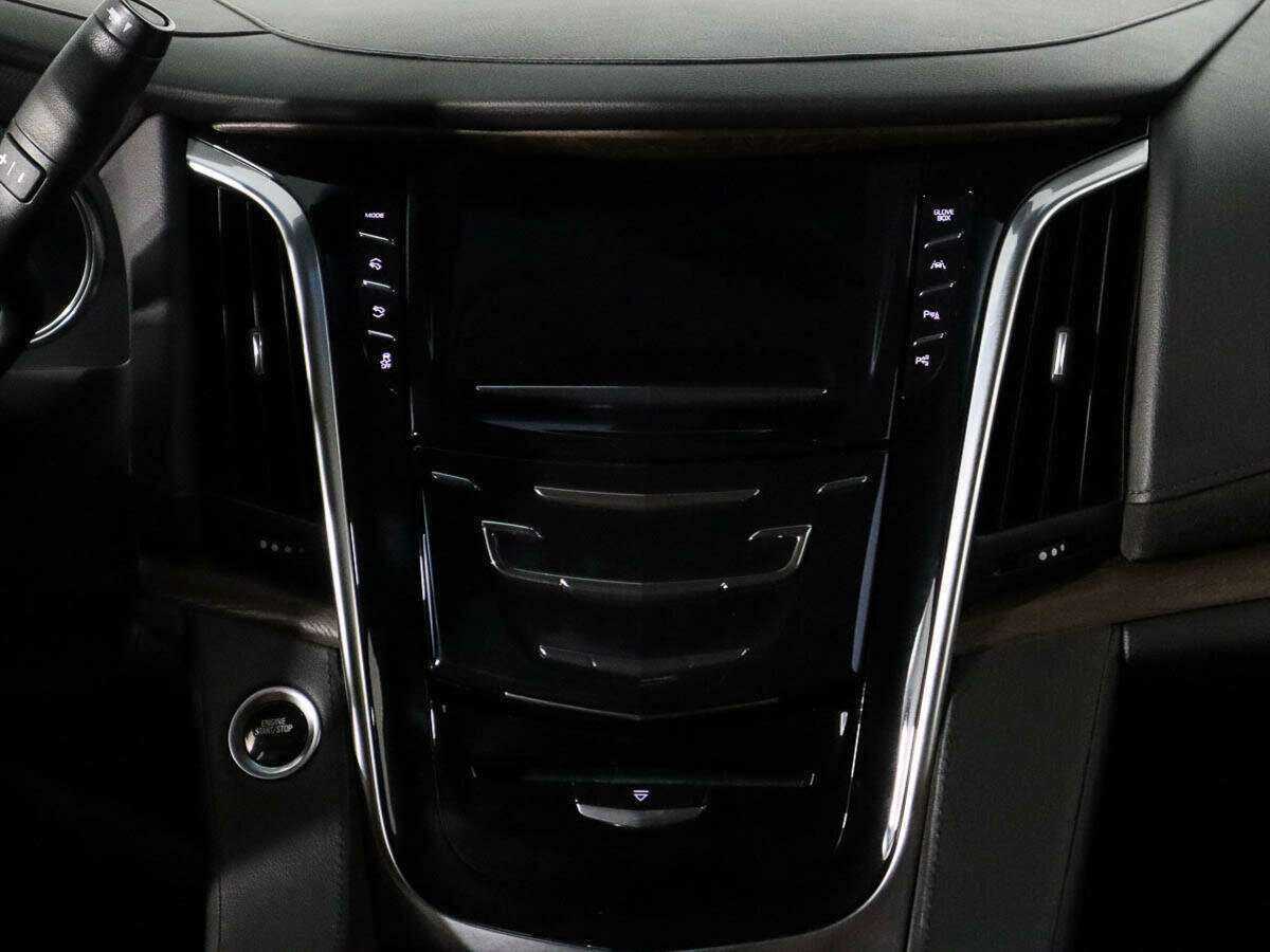 Купить Cadillac Escalade с пробегом. Фото: #12