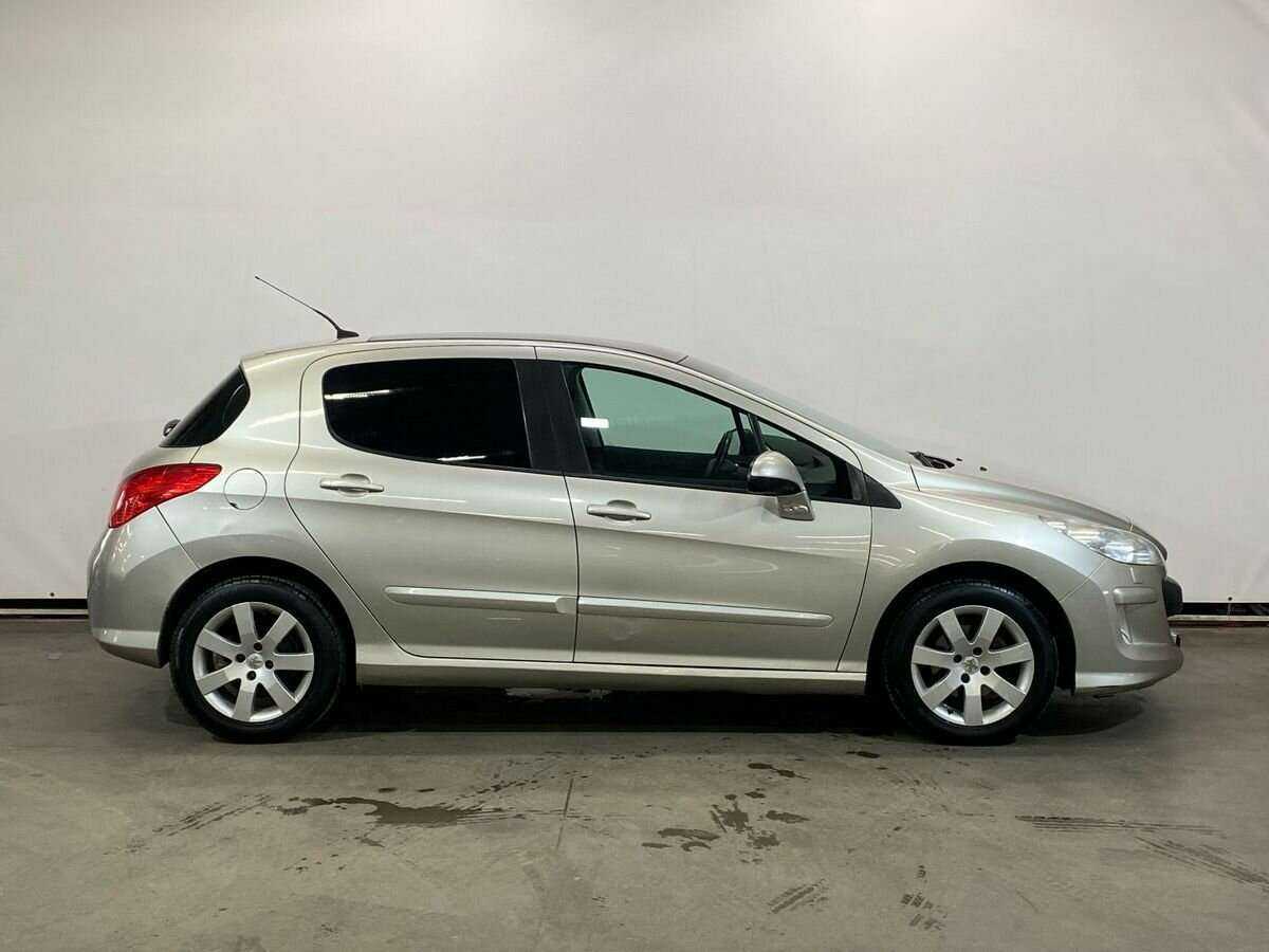 Купить Peugeot 308 с пробегом. Фото: #3
