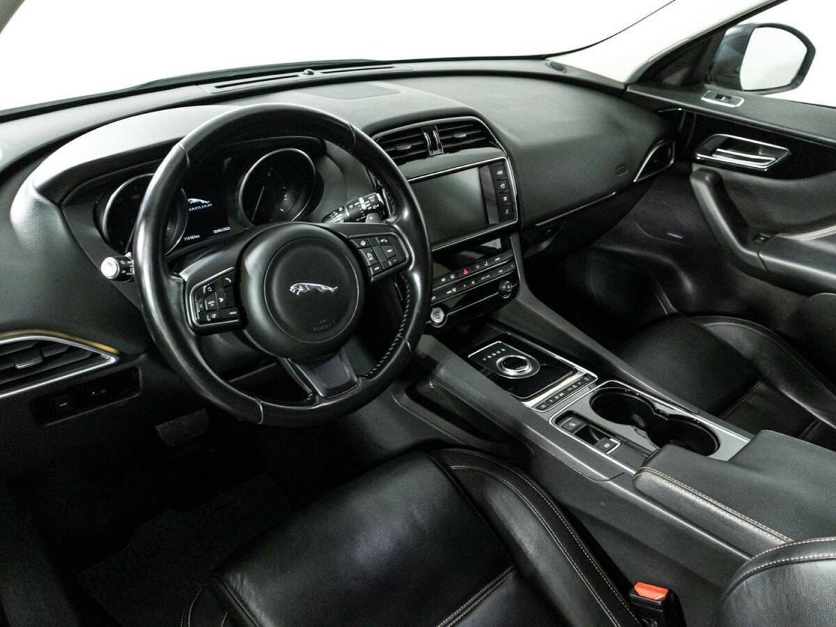 Купить Jaguar F-Pace с пробегом. Фото: #10