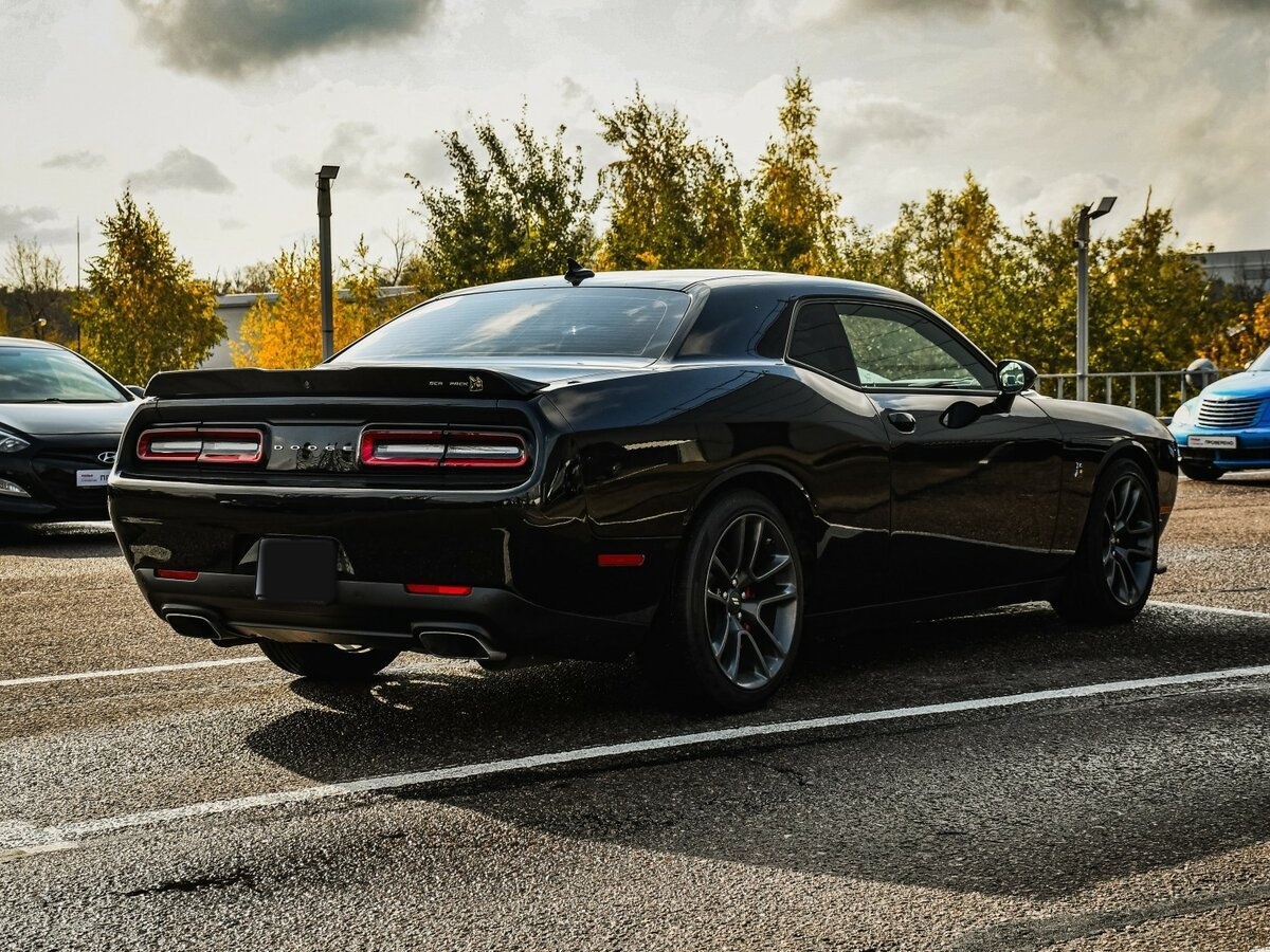 Купить Dodge Challenger с пробегом. Фото: #4