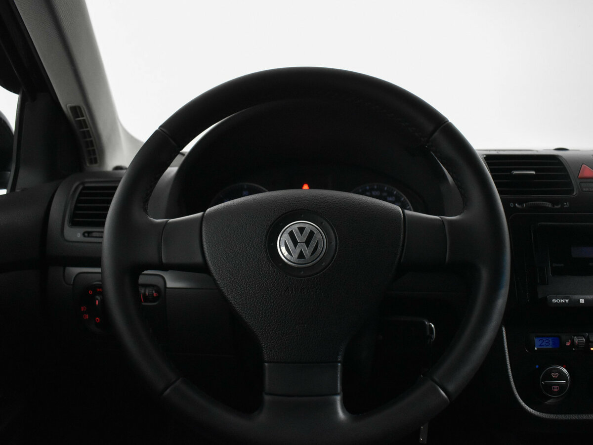 Купить Volkswagen Jetta с пробегом. Фото: #16