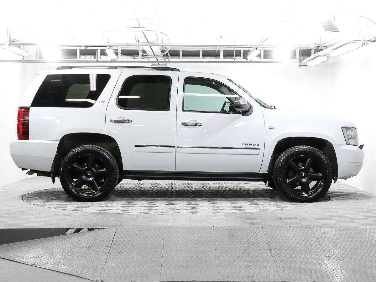 Купить Chevrolet Tahoe с пробегом. Фото: #3
