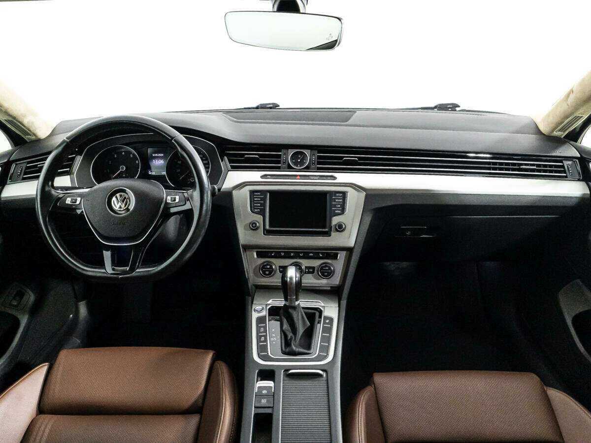 Купить Volkswagen Passat с пробегом. Фото: #12