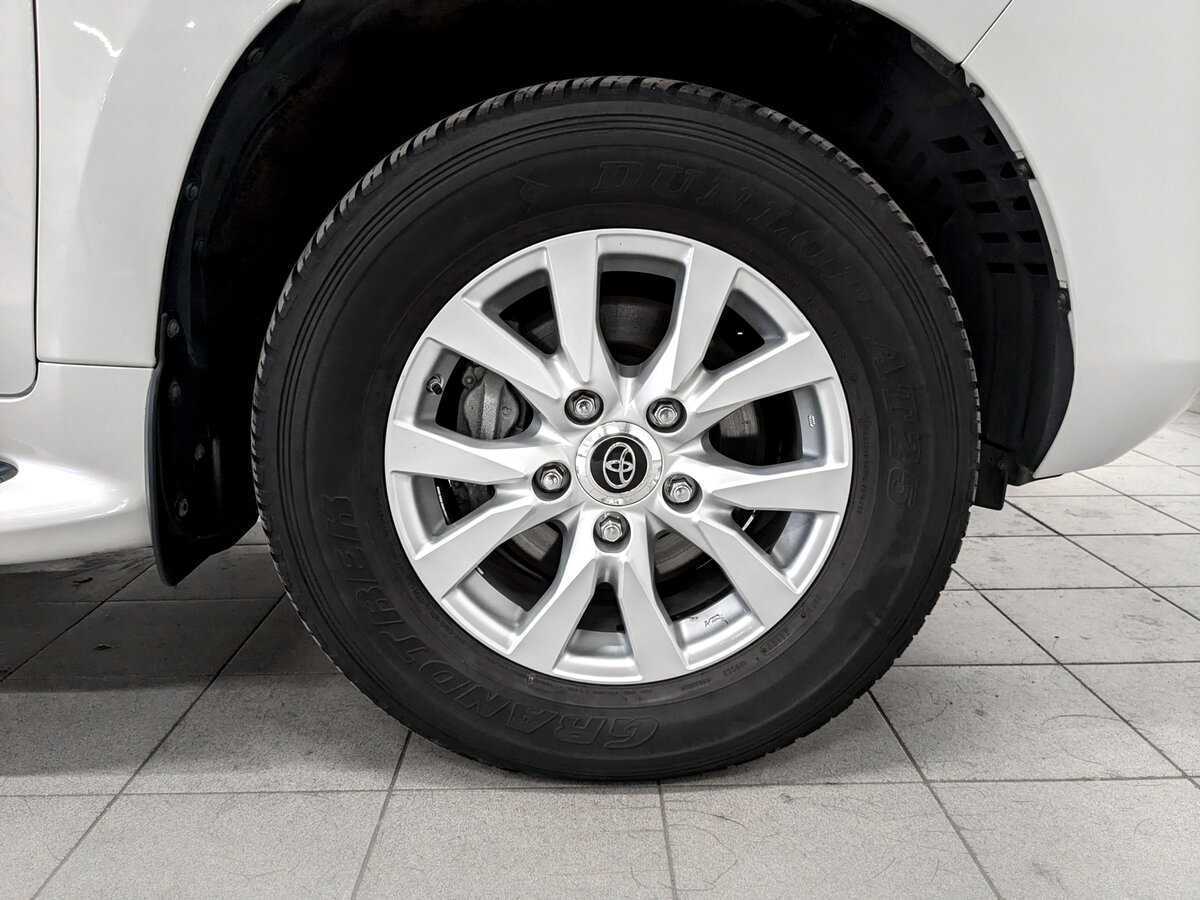 Купить Toyota Land Cruiser с пробегом. Фото: #17