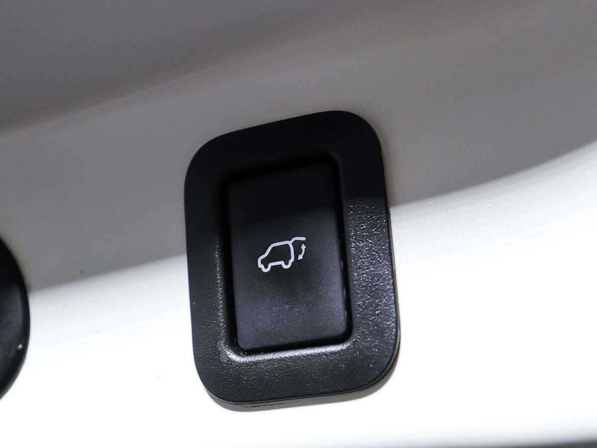 Купить Toyota Highlander с пробегом. Фото: #18