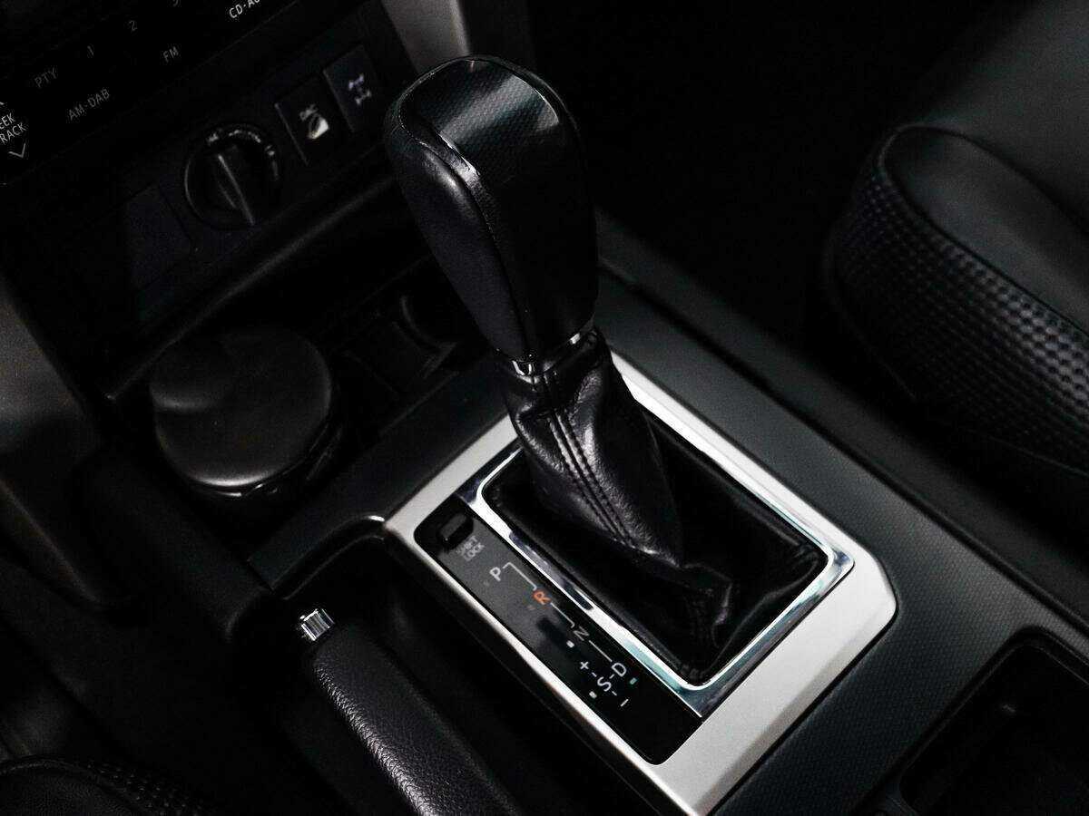 Купить Toyota Land Cruiser Prado с пробегом. Фото: #10