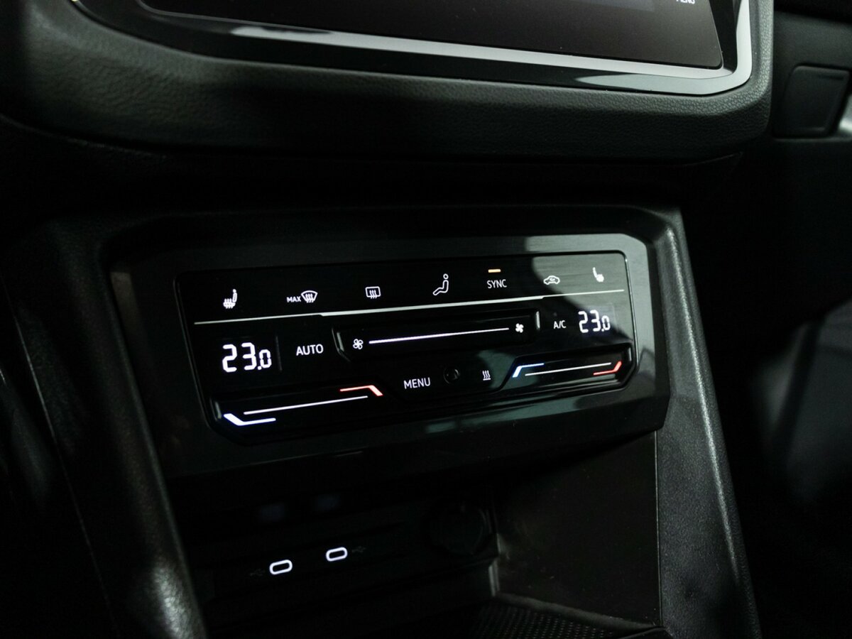 Купить Volkswagen Tiguan с пробегом. Фото: #15