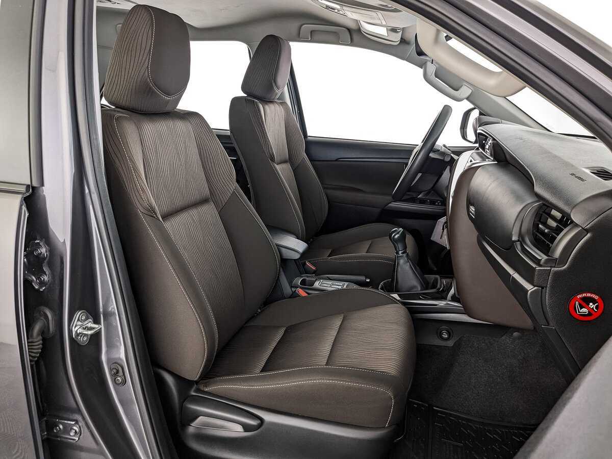 Купить Toyota Fortuner с пробегом. Фото: #18
