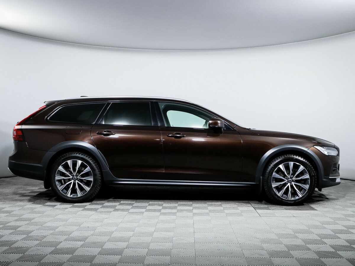 Купить Volvo V90 Cross Country с пробегом. Фото: #3