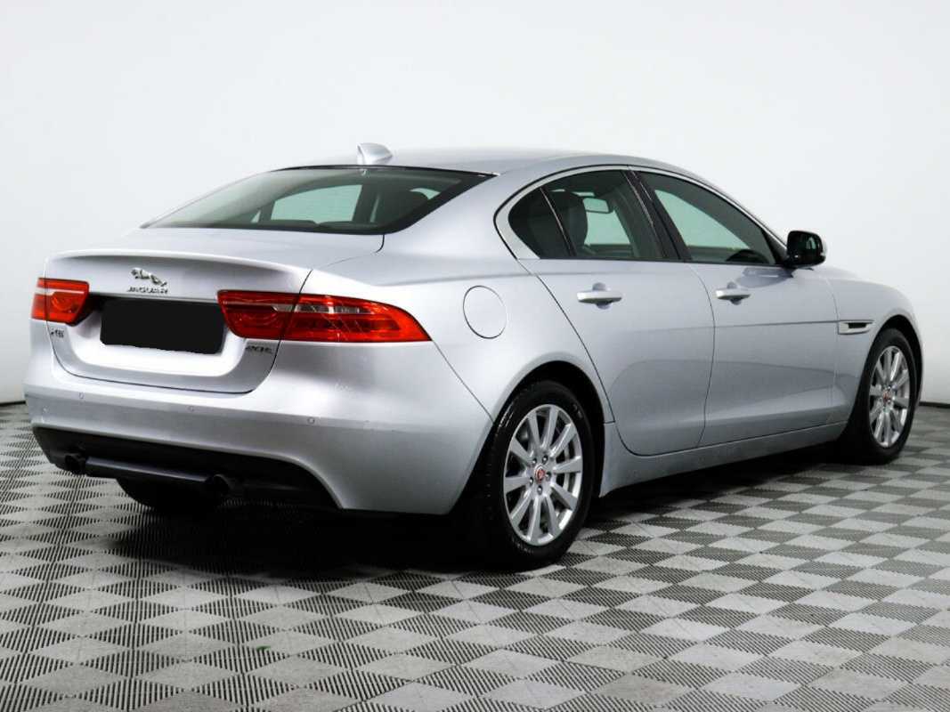 Купить Jaguar XE с пробегом. Фото: #4