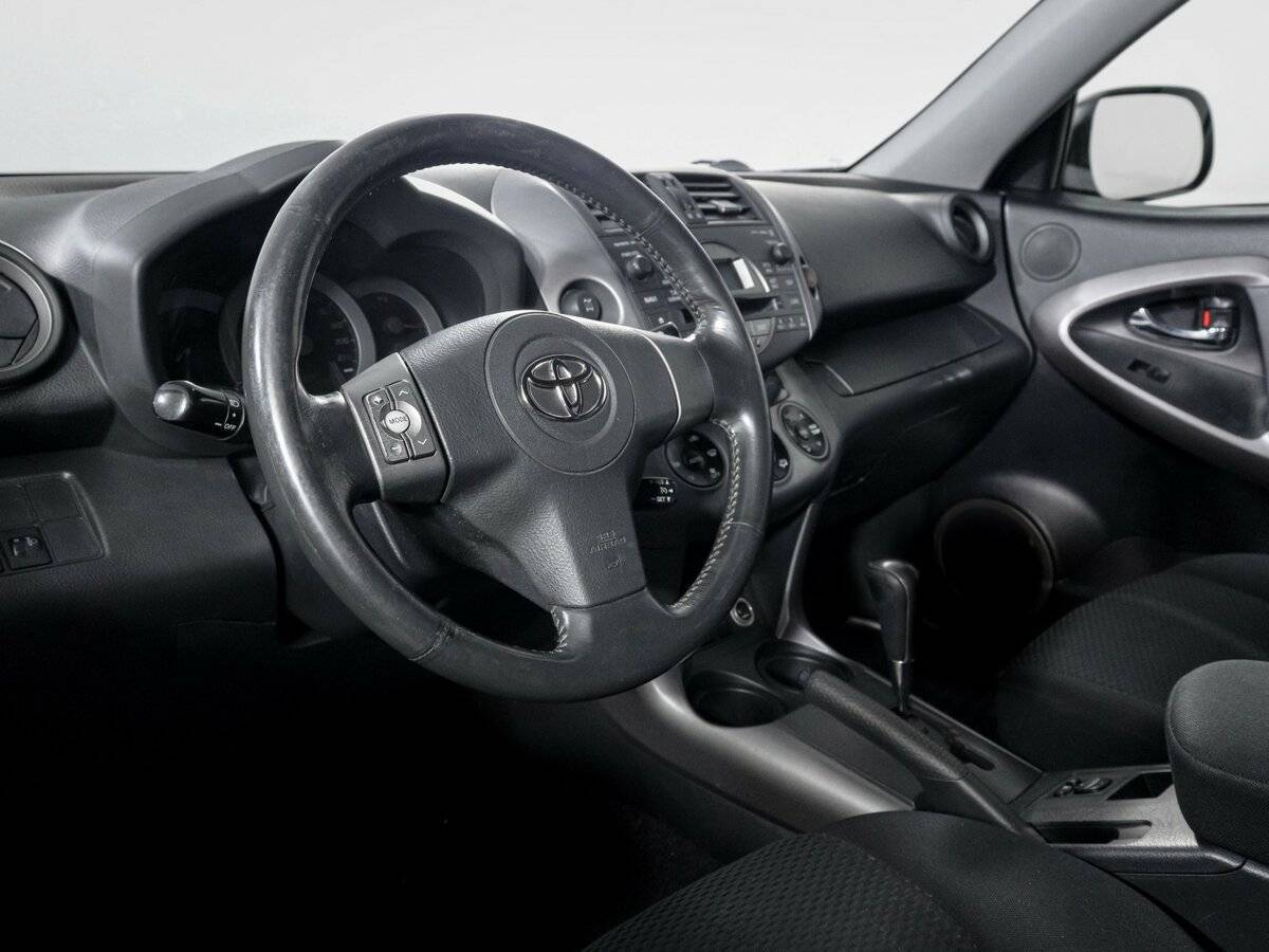 Купить Toyota RAV4 с пробегом. Фото: #13