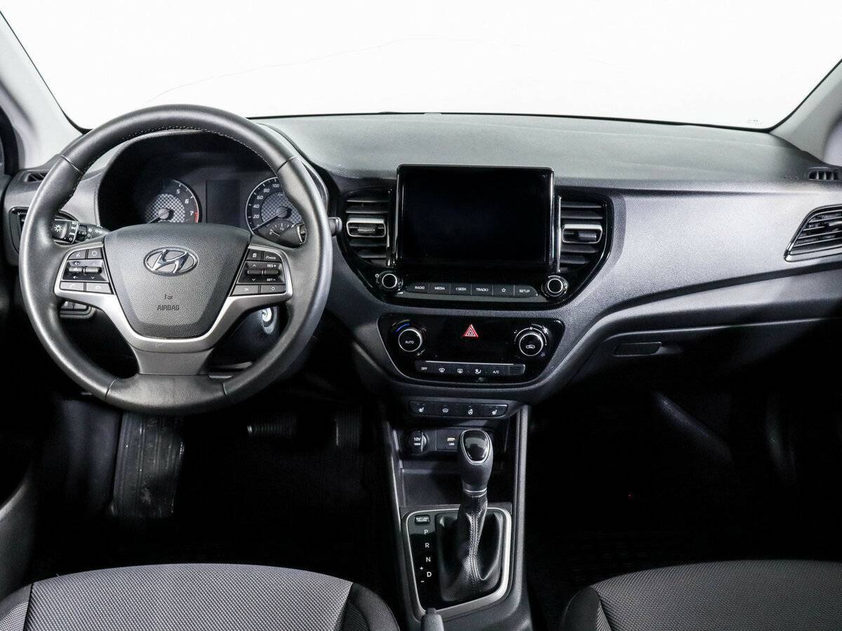 Купить Hyundai Solaris с пробегом. Фото: #11