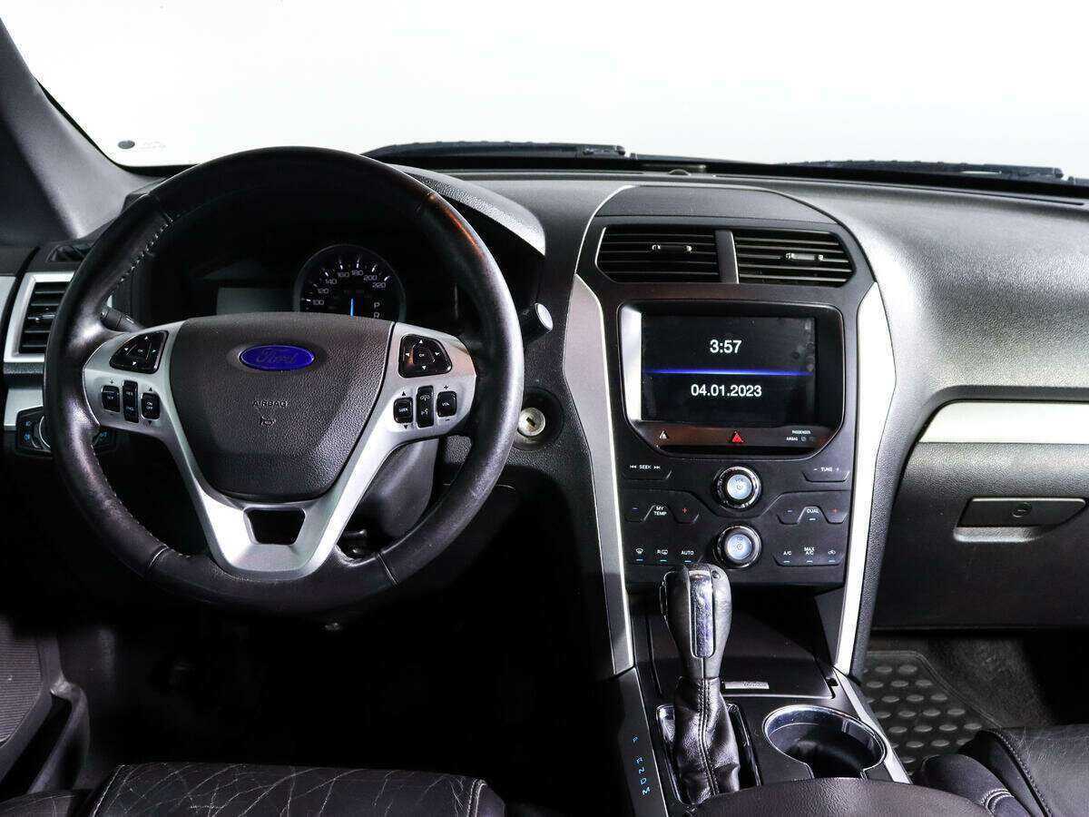 Купить Ford Explorer с пробегом. Фото: #9