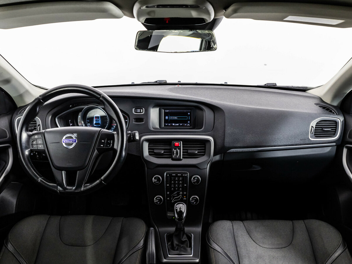 Купить Volvo V40 Cross Country с пробегом. Фото: #7