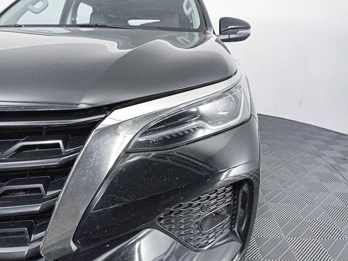 Купить Toyota Fortuner с пробегом. Фото: #12