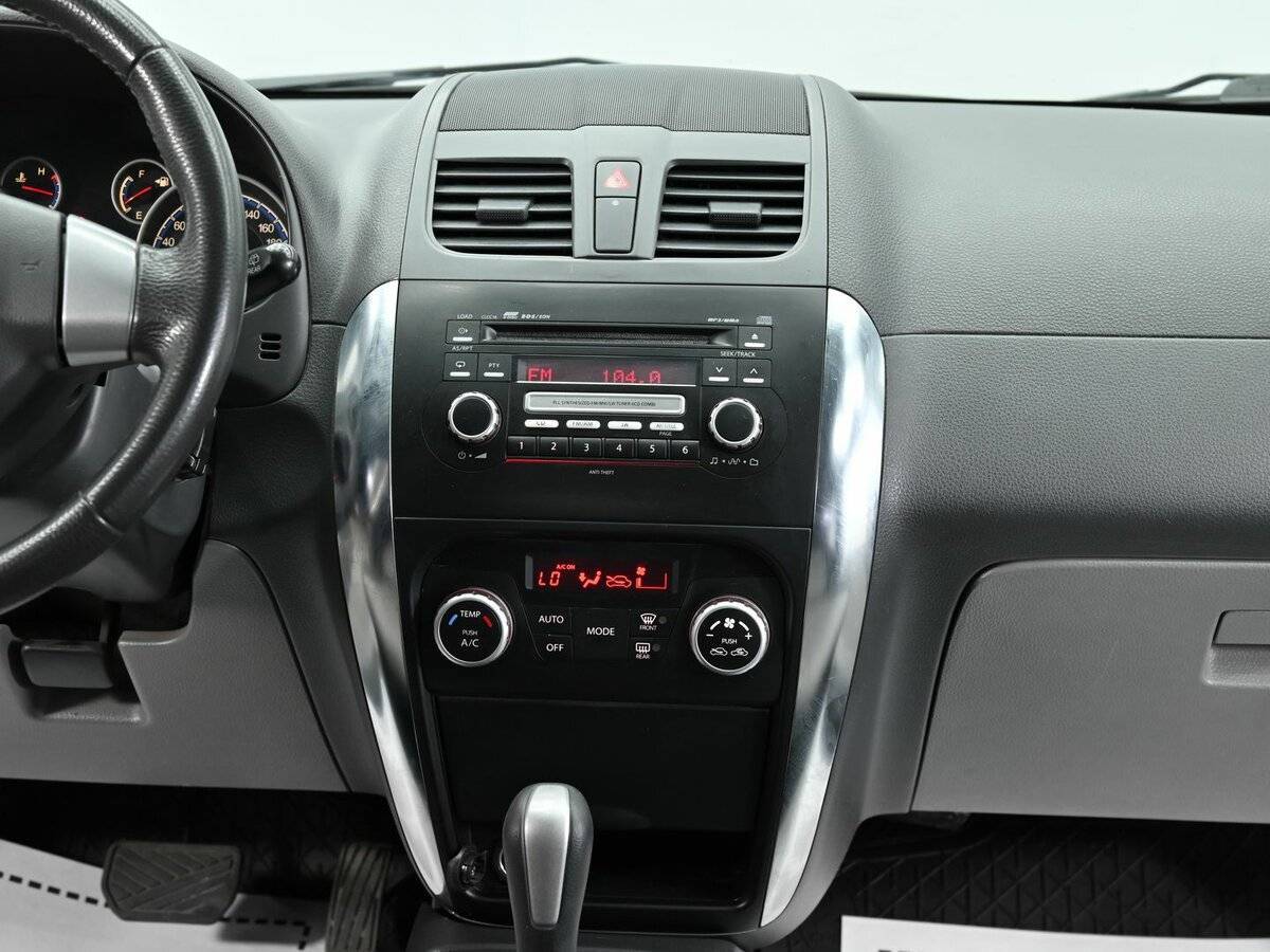 Купить Suzuki SX4 с пробегом. Фото: #8