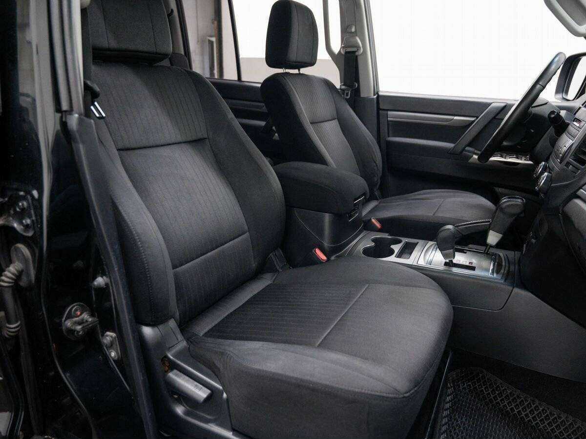 Купить Mitsubishi Pajero с пробегом. Фото: #8