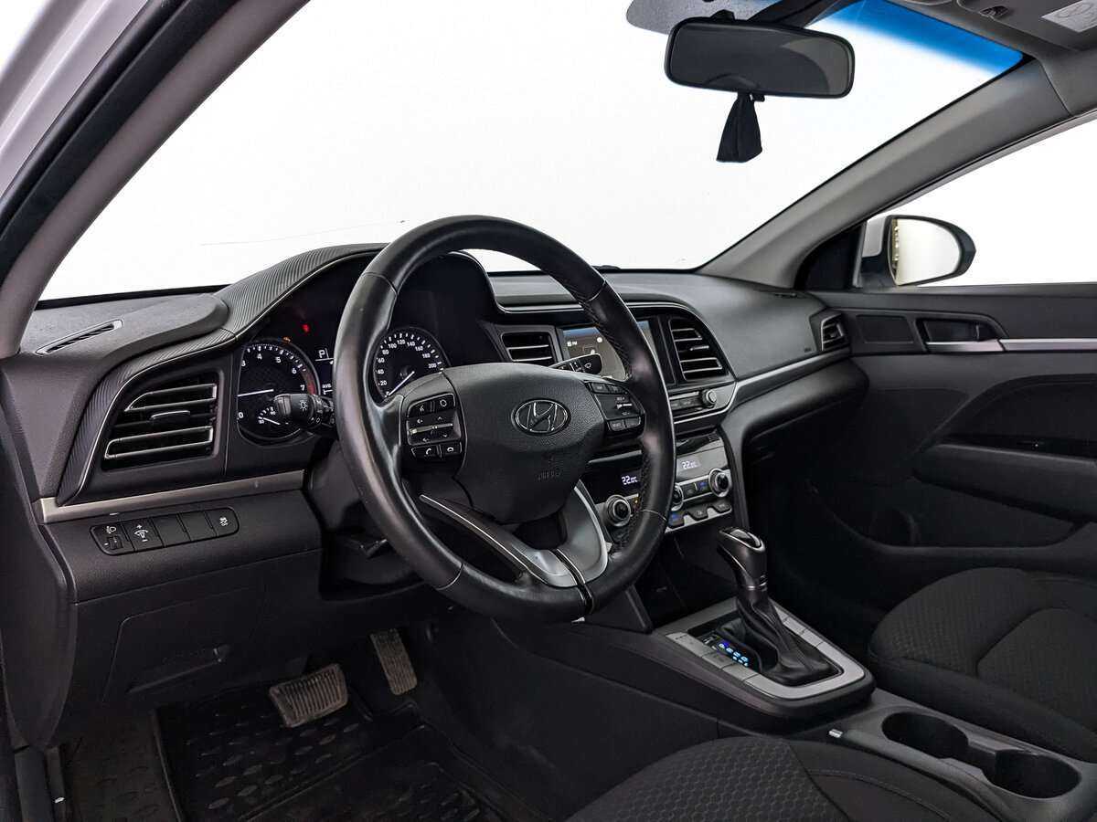 Купить Hyundai Elantra с пробегом. Фото: #10
